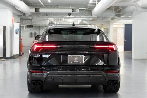 9 2024 Lamborghini Urus Performante