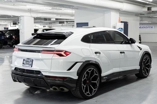 2024 Lamborghini Urus Performante