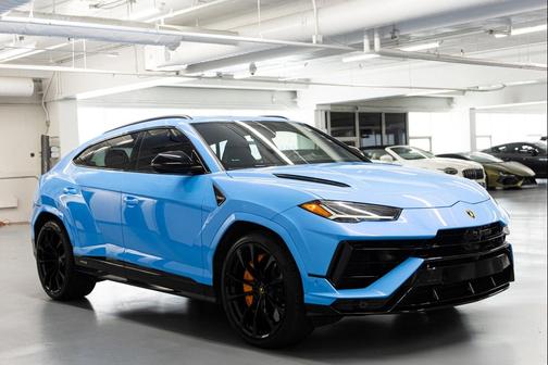 Blu Cepheus Metallic 2024 Lamborghini Urus S
