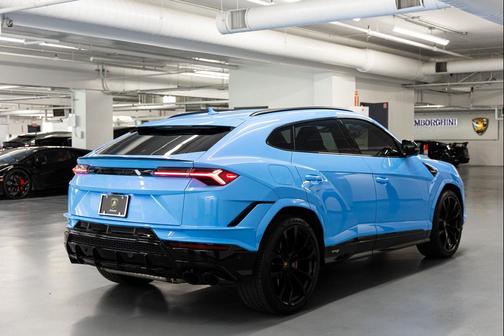 Blu Cepheus Metallic 2024 Lamborghini Urus S