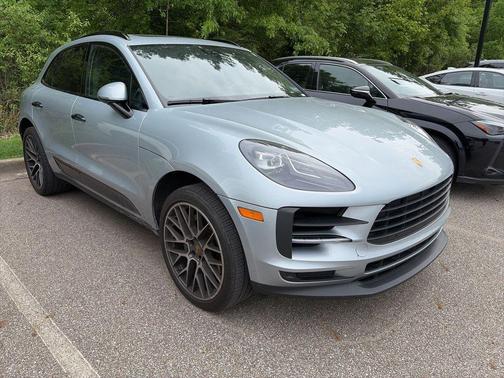 Dolomite Silver Metallic 2019 Porsche Macan Macan