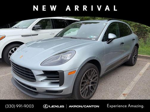 Dolomite Silver Metallic 2019 Porsche Macan Macan