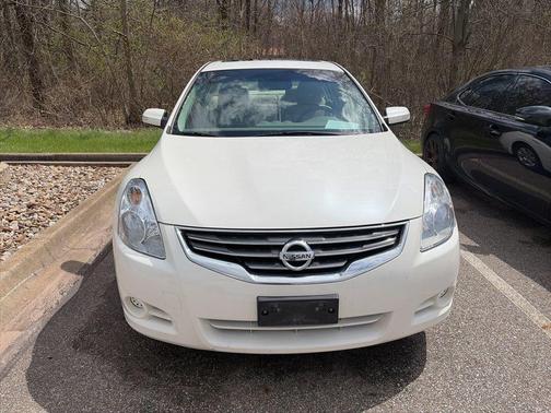 Winter Frost Pearl 2010 Nissan Altima 2.5 SL