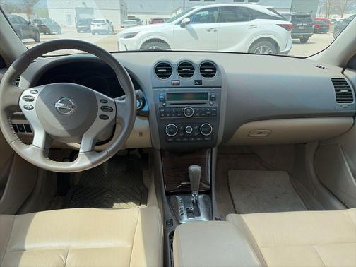 Winter Frost Pearl 2010 Nissan Altima 2.5 SL