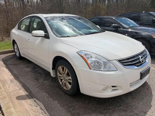Winter Frost Pearl 2010 Nissan Altima 2.5 SL