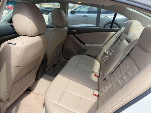 Winter Frost Pearl 2010 Nissan Altima 2.5 SL