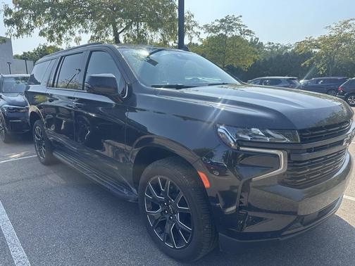 2023 Chevrolet Suburban RST