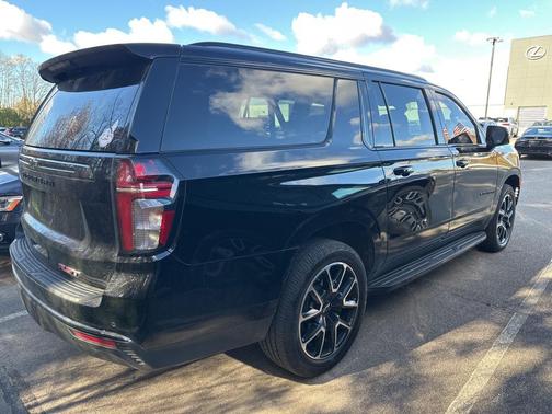 2022 Chevrolet Suburban RST