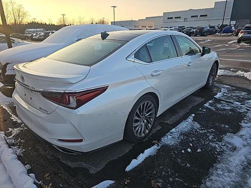 2024 Lexus ES 350 Ultra Luxury
