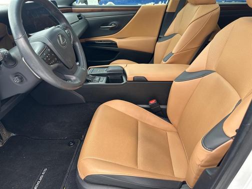 2022 Lexus ES 350 Base