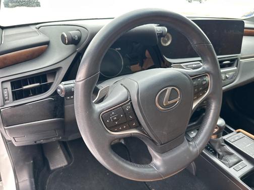 2022 Lexus ES 350 Base