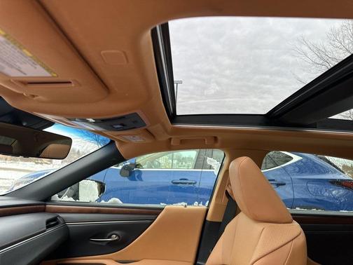 2022 Lexus ES 350 Base