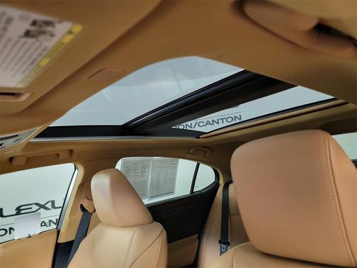 2022 Lexus ES 350 Base