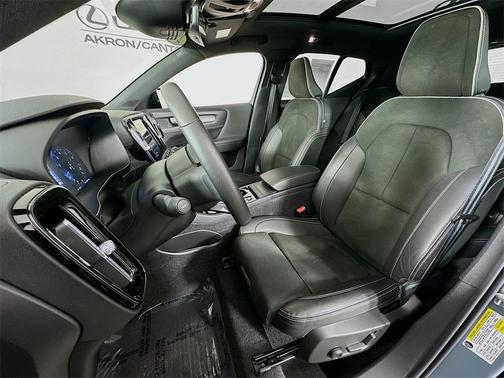 2021 Volvo XC40 T5 R-Design