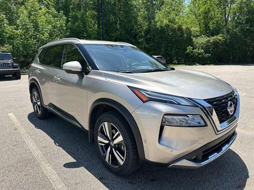 Champagne Silver Metallic 2021 Nissan Rogue Platinum