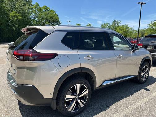Champagne Silver Metallic 2021 Nissan Rogue Platinum