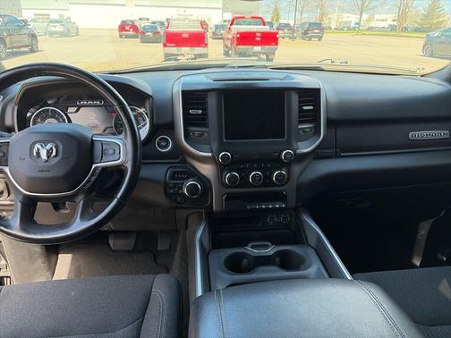 Diamond Black Crystal Pearlcoat 2020 RAM 1500 Big Horn/Lone Star