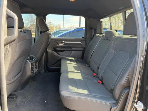 Diamond Black Crystal Pearlcoat 2020 RAM 1500 Big Horn/Lone Star