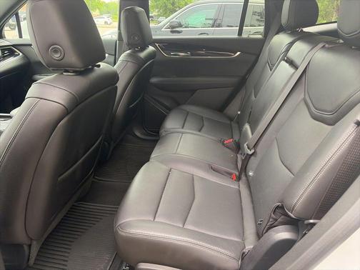 Crystal White Tricoat 2020 Cadillac XT6 Premium Luxury AWD