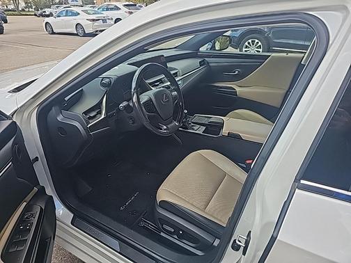 2019 Lexus ES 350 Base