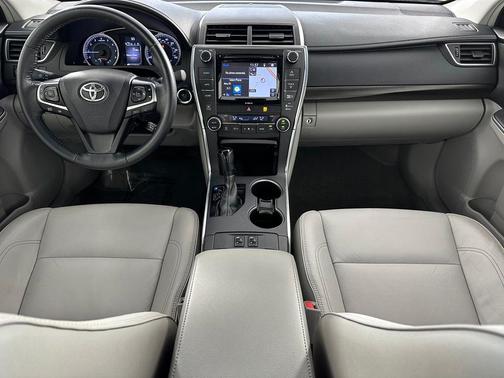 Midnight Black Metallic 2017 Toyota Camry XLE
