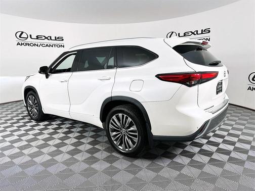 2021 Toyota Highlander Platinum