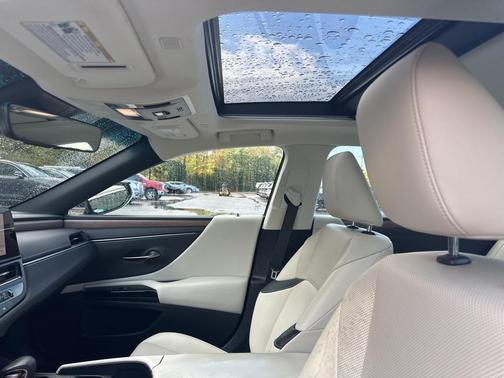 2024 Lexus ES 350 Base