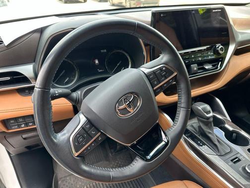 Blizzard Pearl 2020 Toyota Highlander Platinum