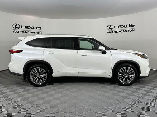 Blizzard Pearl 2020 Toyota Highlander Platinum