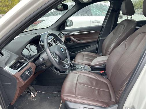 Alpine White 2020 BMW X1 xDrive28i
