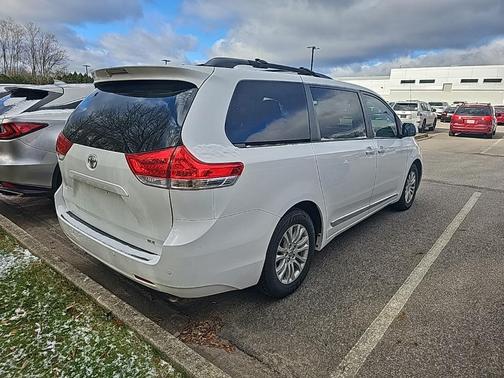 2014 Toyota Sienna XLE