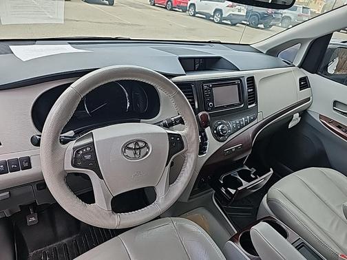 2014 Toyota Sienna XLE