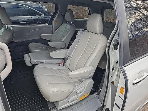 2014 Toyota Sienna XLE