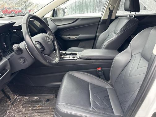 2025 Lexus NX 450h+ Luxury