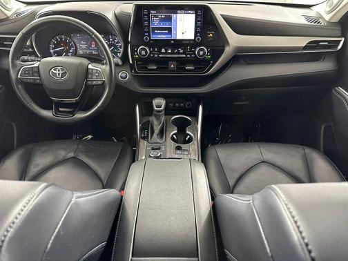 Magnetic Gray Metallic 2020 Toyota Highlander Limited