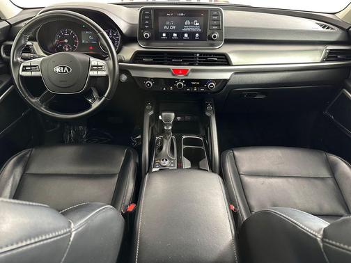 Everlasting Silver 2021 Kia Telluride S