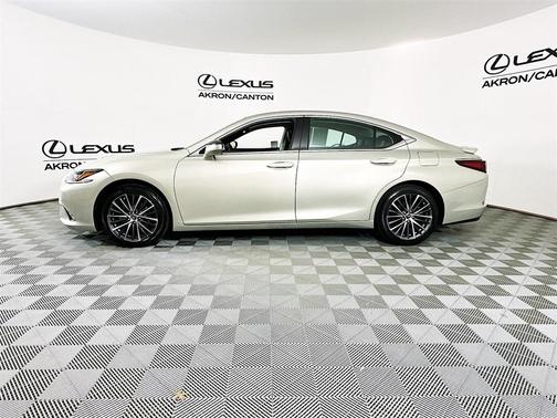 2022 Lexus ES 350 Base