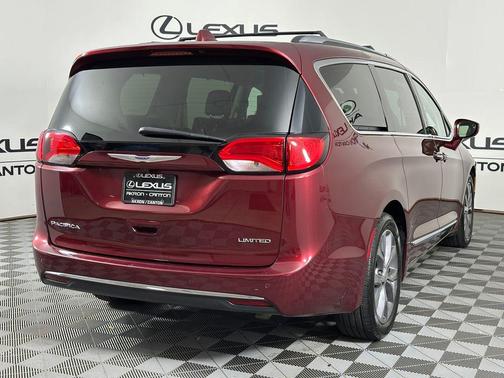 Velvet Red Pearlcoat 2019 Chrysler Pacifica Limited