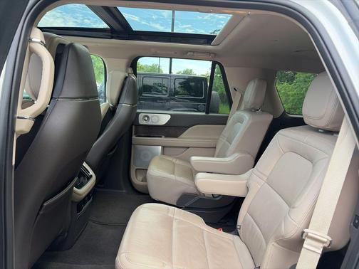 PRISTINE WHITE METALLIC 3C 2024 Lincoln Navigator Reserve