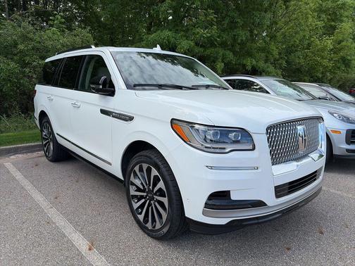 PRISTINE WHITE METALLIC 3C 2024 Lincoln Navigator Reserve