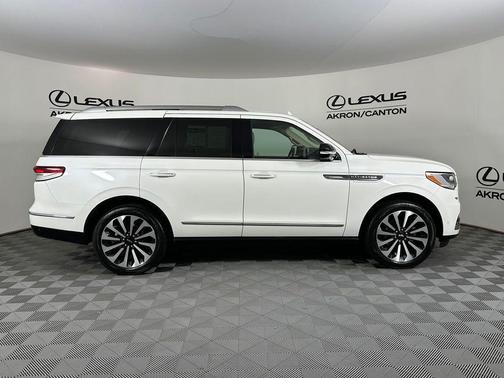 PRISTINE WHITE METALLIC 3C 2024 Lincoln Navigator Reserve