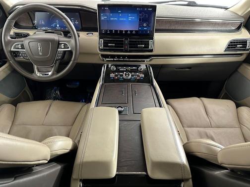 PRISTINE WHITE METALLIC 3C 2024 Lincoln Navigator Reserve