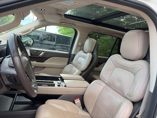 PRISTINE WHITE METALLIC 3C 2024 Lincoln Navigator Reserve