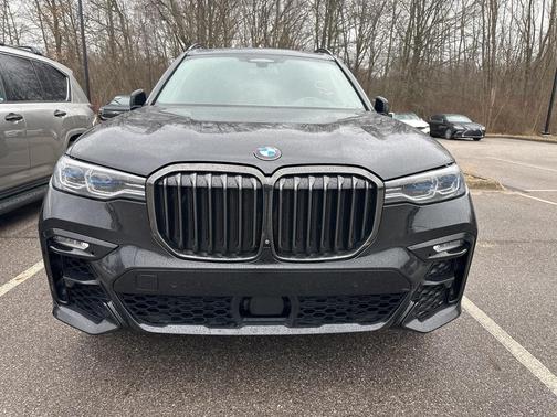 2022 BMW X7 M50i
