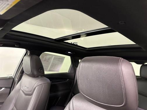 Crystal White Tricoat 2020 Cadillac XT5 Premium Luxury