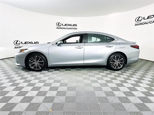 2022 Lexus ES 250 Base