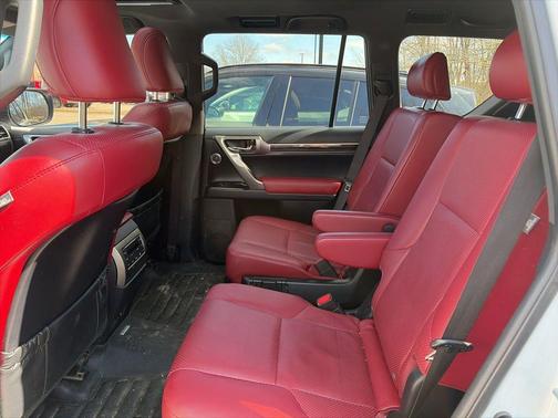 Starfire Pearl 2022 Lexus GX 460 Luxury