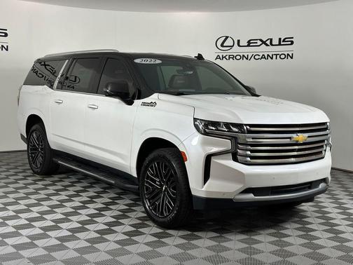 Iridescent Pearl Tricoat 2022 Chevrolet Suburban 4WD High Country