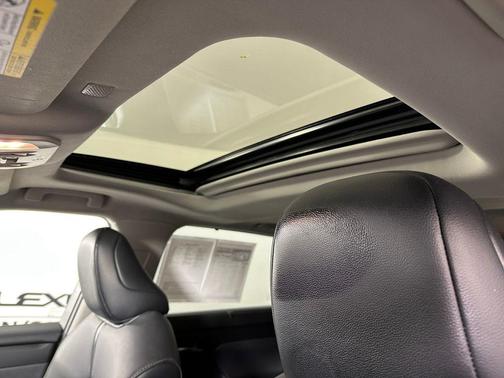 Celestial Silver Metallic 2021 Toyota Highlander XLE