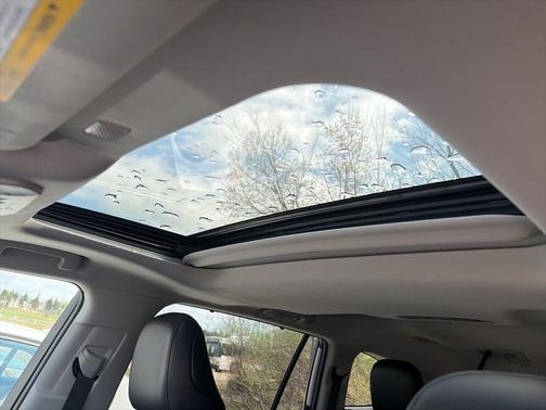 Celestial Silver Metallic 2021 Toyota Highlander XLE